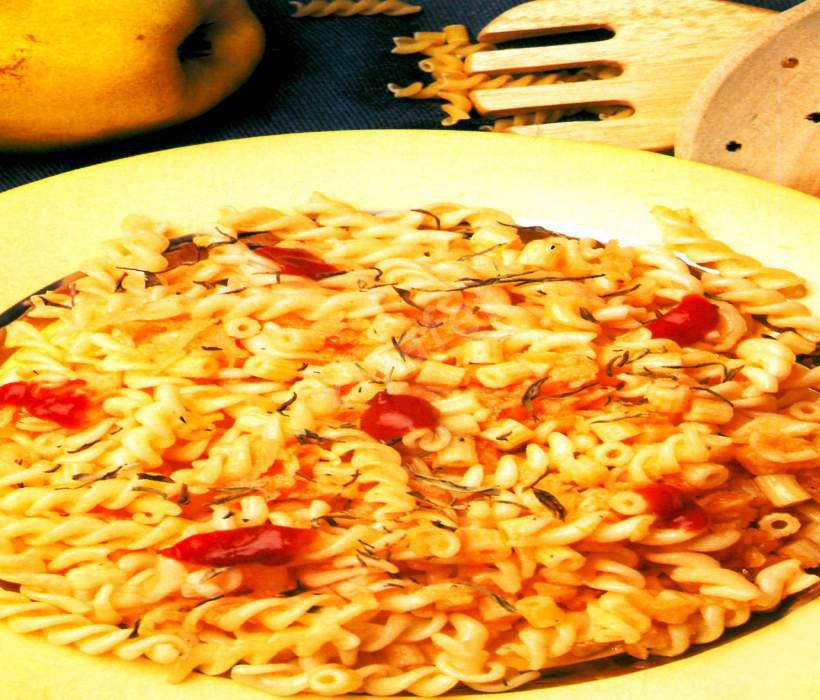 پاستا با سس به